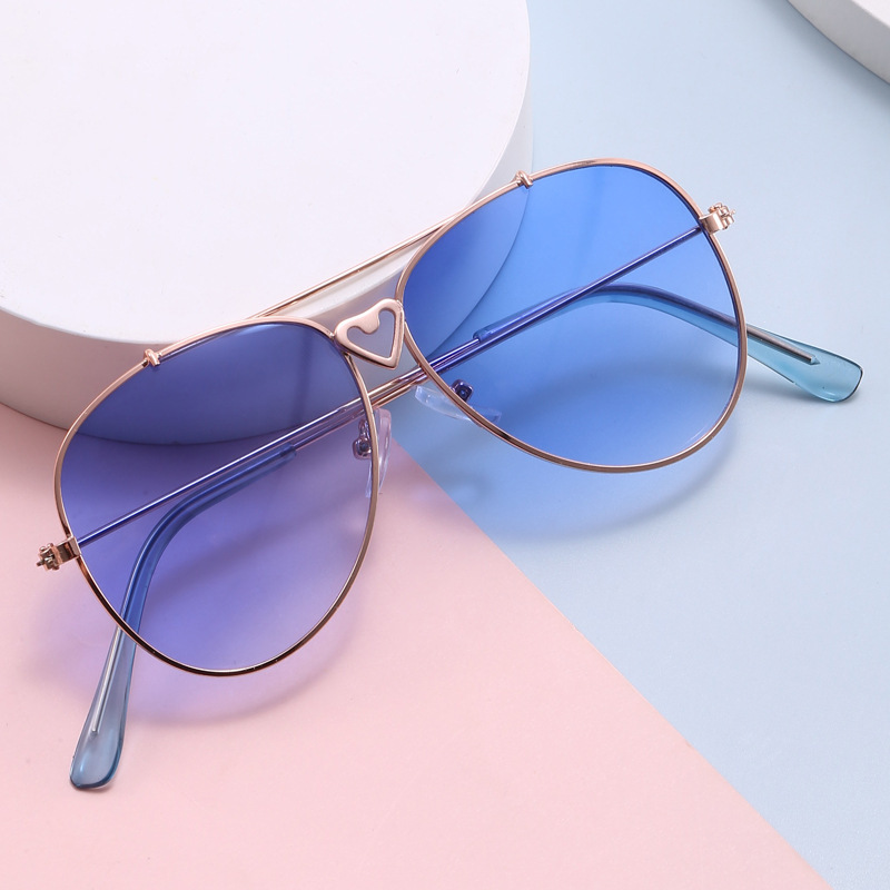Lunettes de soleil en métal pe - Street Fashion Show avis et prix