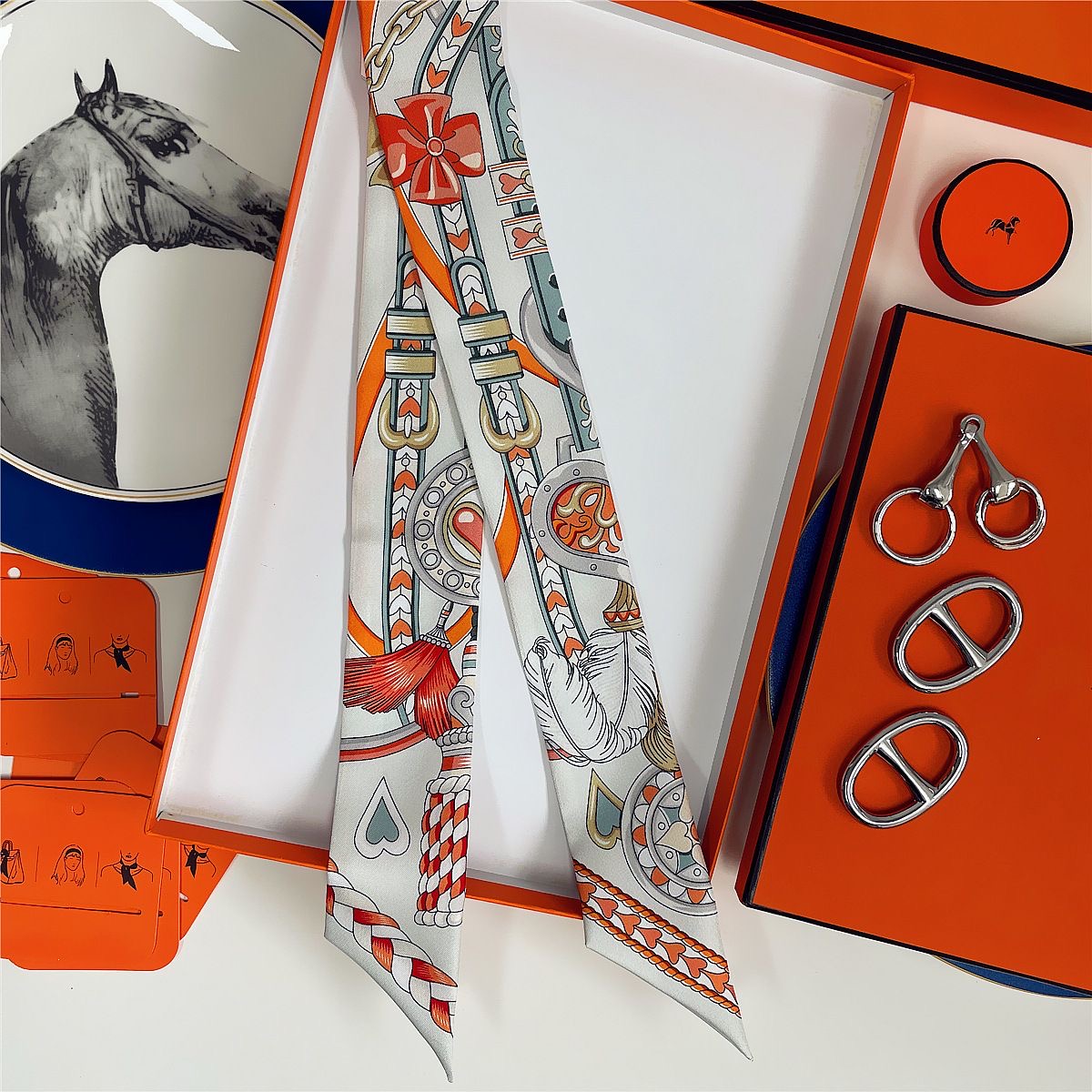 Écharpe en cuir avec cœur, nou - French Street Fashion avis et prix