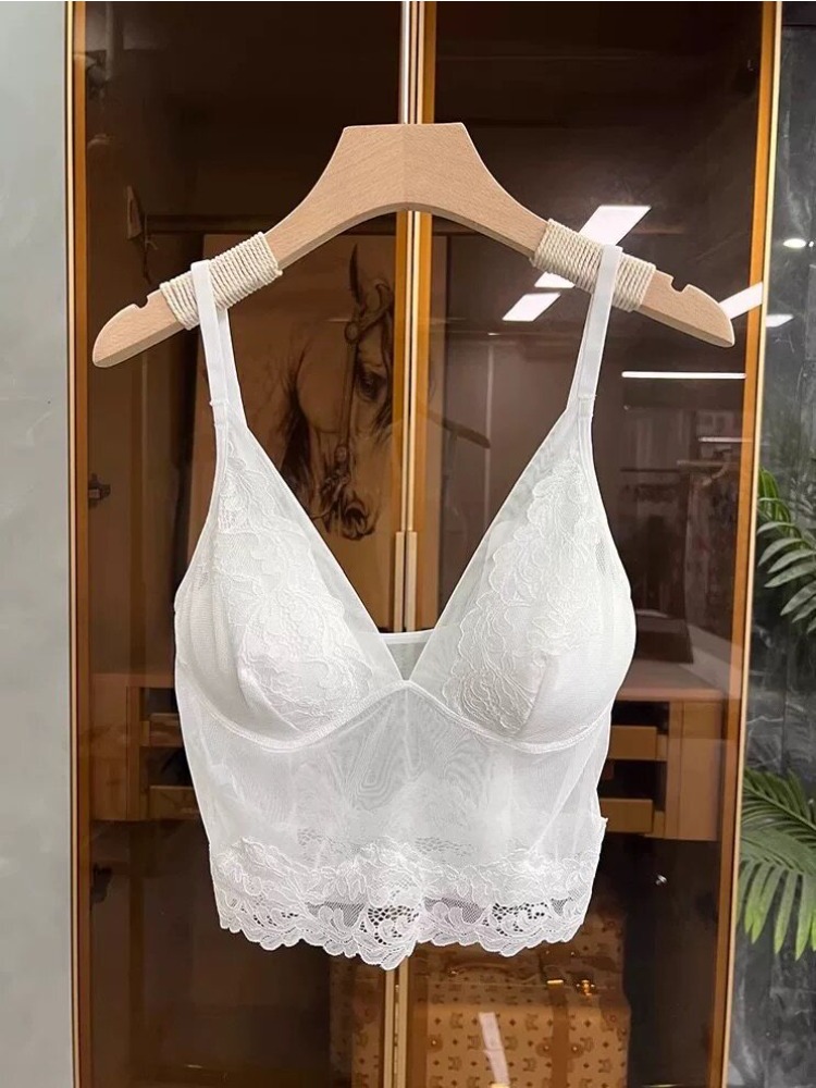 Débardeur Chic Français Col V  - Street Fashion Look avis et prix